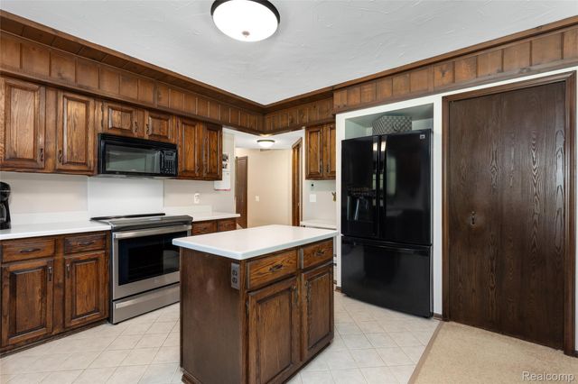 9730 Gibbs Road, Springfield Charter Township, MI 48348