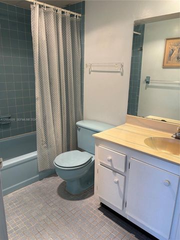 1045 Country Club Dr 307, Margate, FL 33063