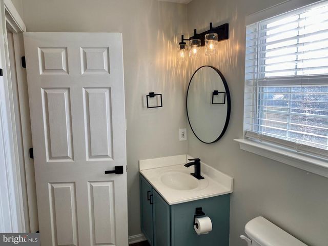 142 SURREY CLUB LN, Stephens City, VA 22655