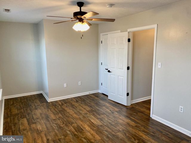 142 SURREY CLUB LN, Stephens City, VA 22655