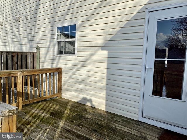 142 SURREY CLUB LN, Stephens City, VA 22655