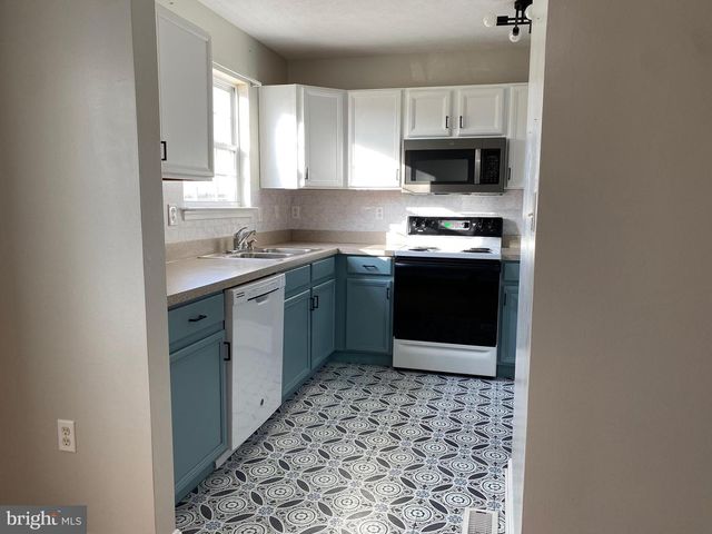 142 SURREY CLUB LN, Stephens City, VA 22655