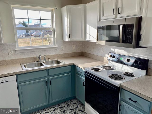 142 SURREY CLUB LN, Stephens City, VA 22655