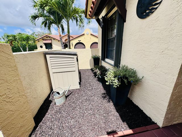 5157 Magellan Way E, Delray Beach, FL 33484