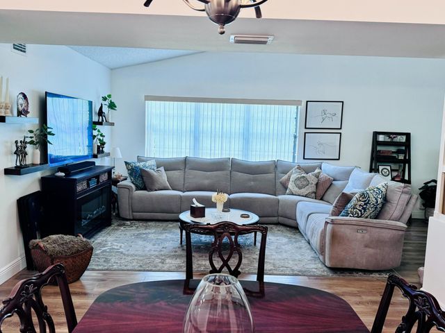 5157 Magellan Way E, Delray Beach, FL 33484