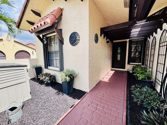 5157 Magellan Way E, Delray Beach, FL 33484
