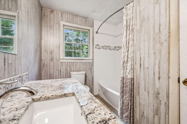 588 Sweeton Hill Road, Coalmont, TN 37313