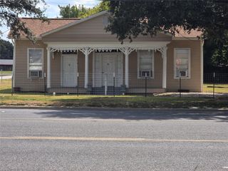 601B West Washington Ave Avenue B, Navasota, TX 77868