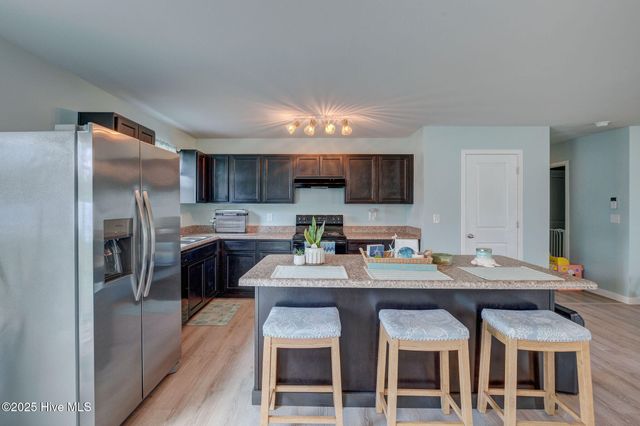 881 Golf View Road, Southport, NC 28461