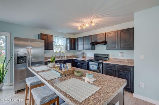 881 Golf View Road, Southport, NC 28461