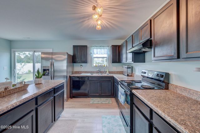881 Golf View Road, Southport, NC 28461