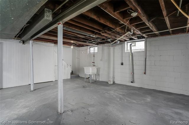 15431 Cruse Street, Detroit, MI 48227