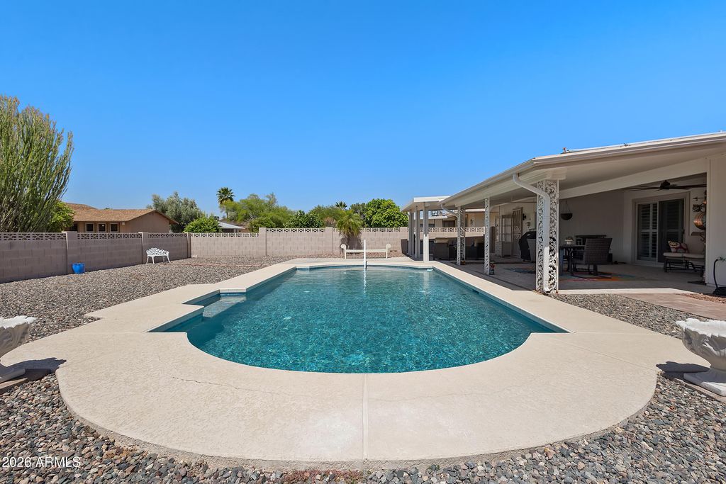 10421 W CONCHO Circle, Sun City, AZ 85373 — photo 2