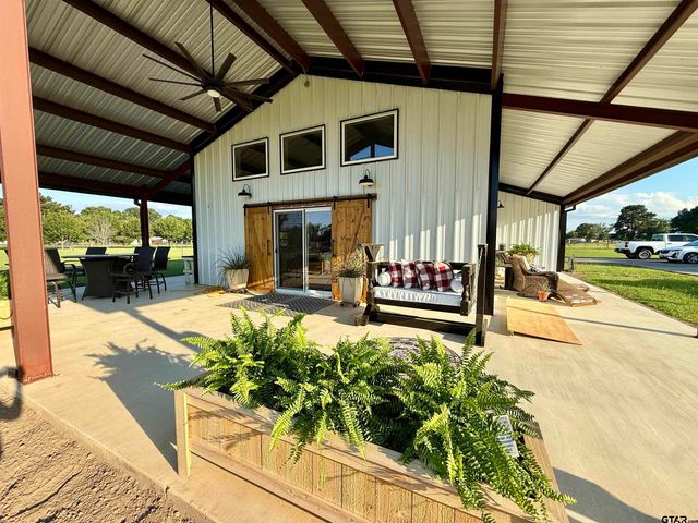 21230 County Rd 4202, Chandler, TX 75758
