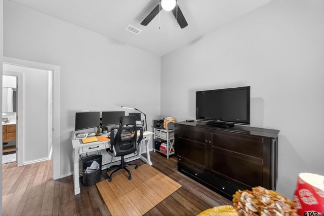 21230 County Rd 4202, Chandler, TX 75758
