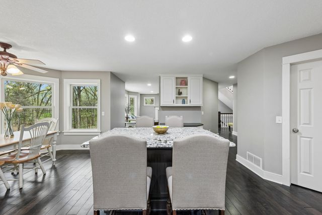 8469 Woodland Curve, Saint Bonifacius, MN 55375