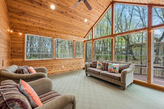 8469 Woodland Curve, Saint Bonifacius, MN 55375