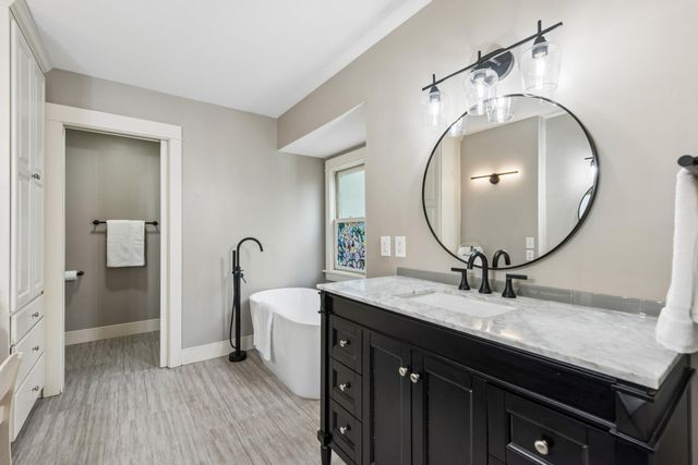 8469 Woodland Curve, Saint Bonifacius, MN 55375