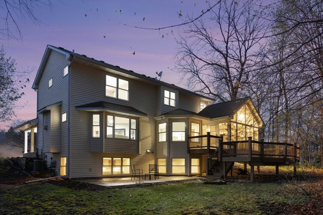 8469 Woodland Curve, Saint Bonifacius, MN 55375