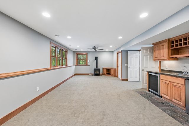 8469 Woodland Curve, Saint Bonifacius, MN 55375