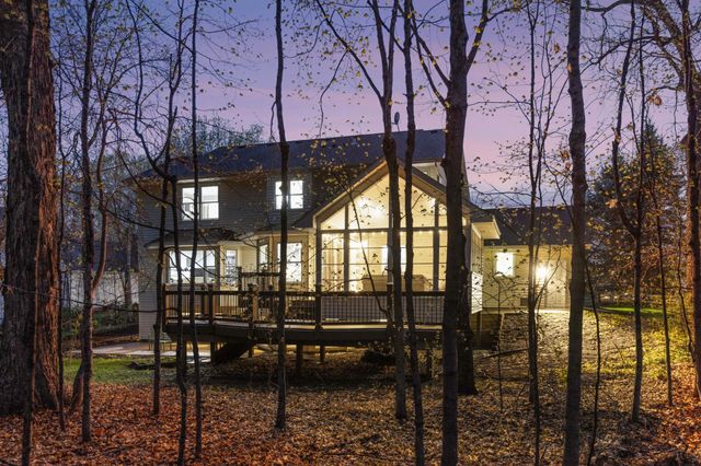 8469 Woodland Curve, Saint Bonifacius, MN 55375