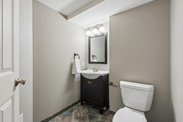 8469 Woodland Curve, Saint Bonifacius, MN 55375