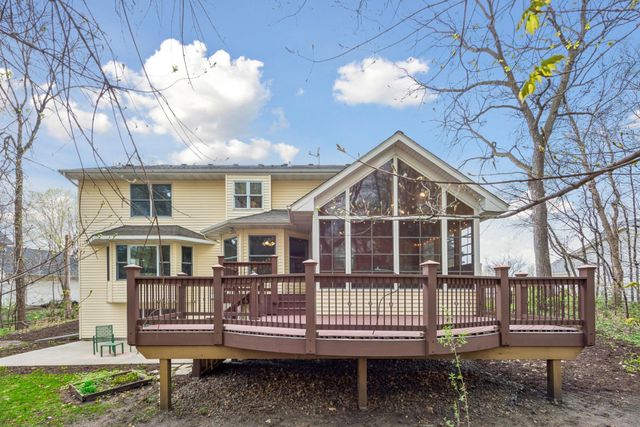 8469 Woodland Curve, Saint Bonifacius, MN 55375