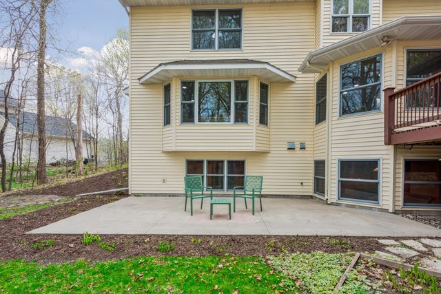 8469 Woodland Curve, Saint Bonifacius, MN 55375