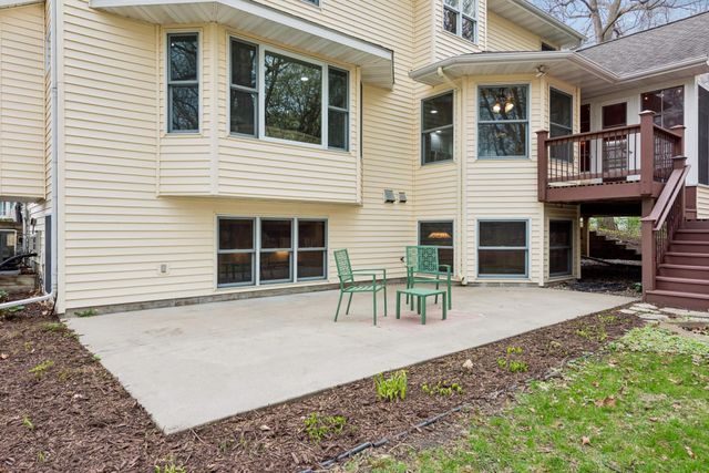 8469 Woodland Curve, Saint Bonifacius, MN 55375
