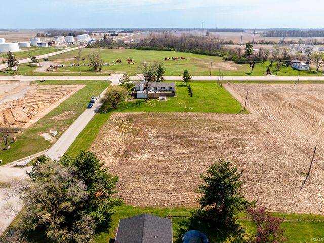 1609 E Royerton Drive, Muncie, IN 47303
