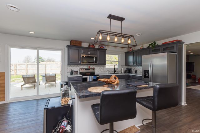 1609 E Royerton Drive, Muncie, IN 47303