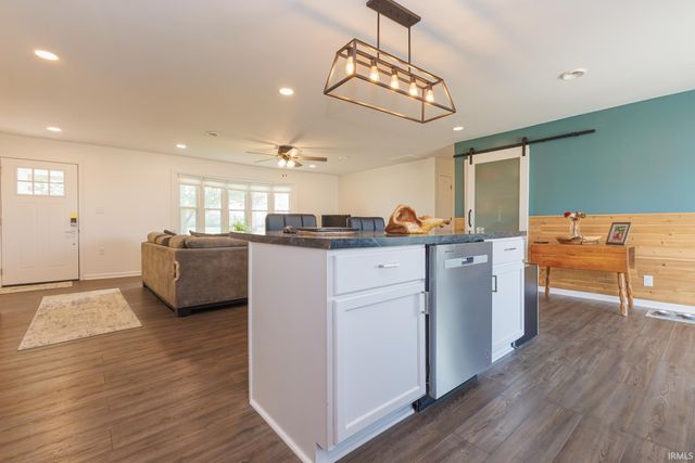 1609 E Royerton Drive, Muncie, IN 47303
