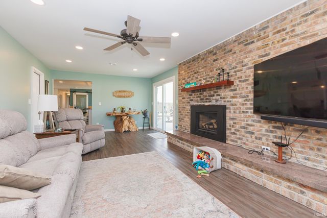 1609 E Royerton Drive, Muncie, IN 47303
