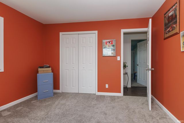 1609 E Royerton Drive, Muncie, IN 47303