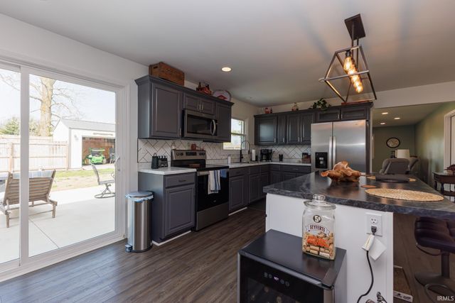 1609 E Royerton Drive, Muncie, IN 47303