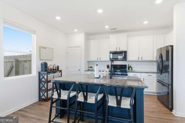 102 Pointe Place, Dawsonville, GA 30534