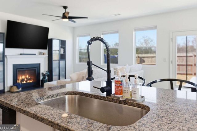 102 Pointe Place, Dawsonville, GA 30534