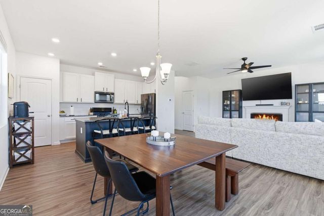 102 Pointe Place, Dawsonville, GA 30534