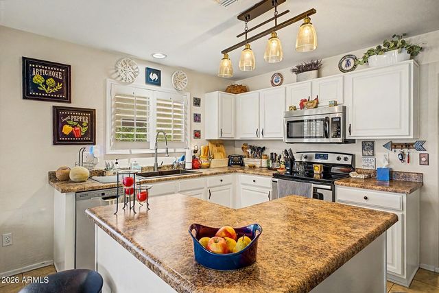 985 E Stardust Way, San Tan Valley, AZ 85143