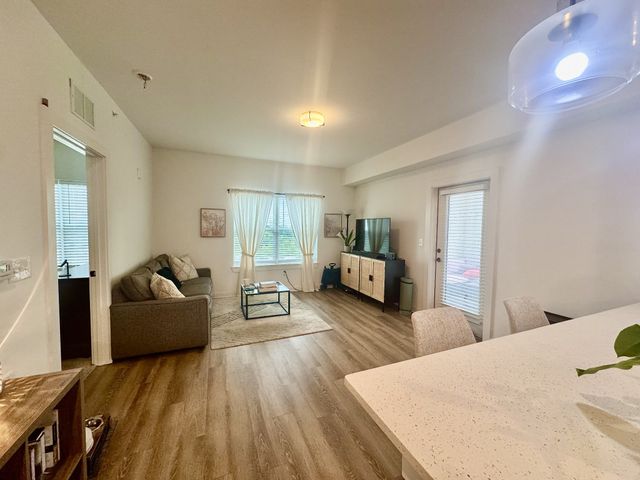 1540 Lebanon Pike Unit 402, Nashville, TN 37210