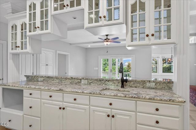 255 Scenic Drive, Ashland, OR 97520