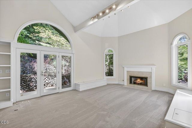 255 Scenic Drive, Ashland, OR 97520
