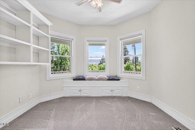 255 Scenic Drive, Ashland, OR 97520