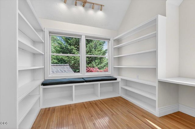 255 Scenic Drive, Ashland, OR 97520