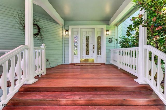 255 Scenic Drive, Ashland, OR 97520