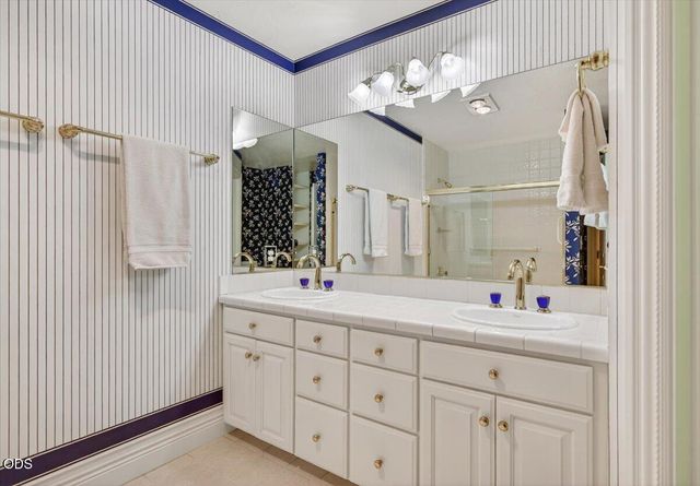 255 Scenic Drive, Ashland, OR 97520