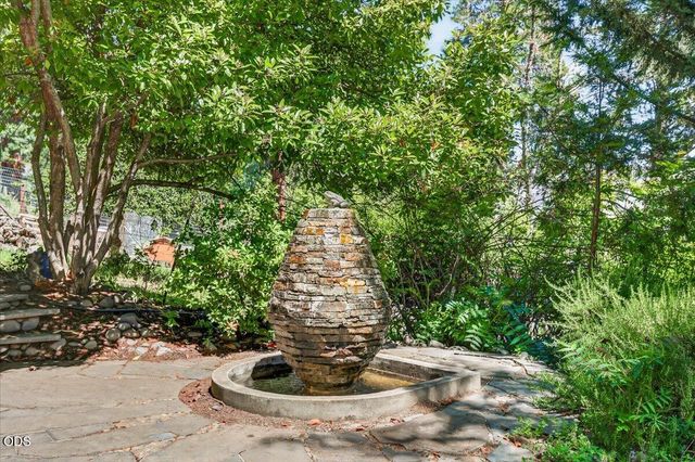 255 Scenic Drive, Ashland, OR 97520