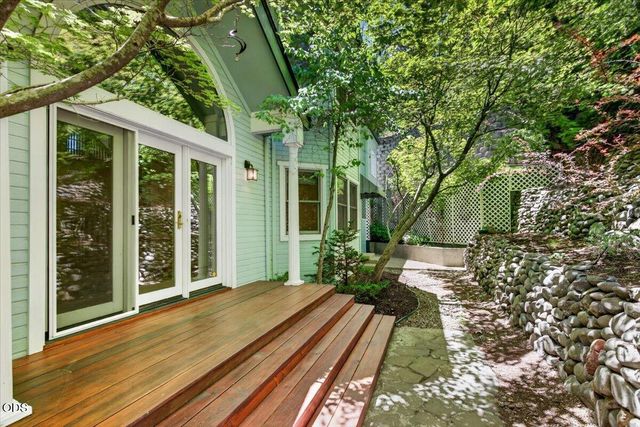 255 Scenic Drive, Ashland, OR 97520