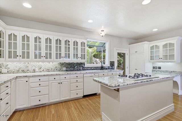 255 Scenic Drive, Ashland, OR 97520