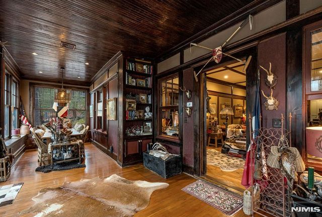 26 Short Road, Bloomingdale, NJ 07420